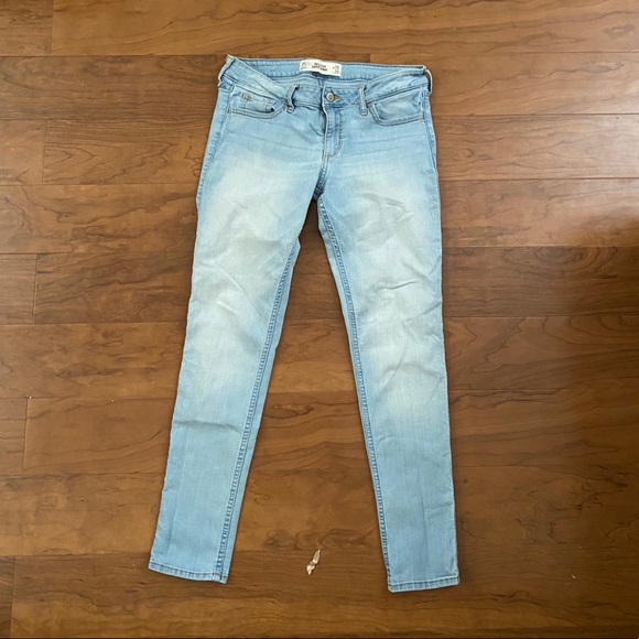 Light Wash Hollister Skinny Jeans 7s 
